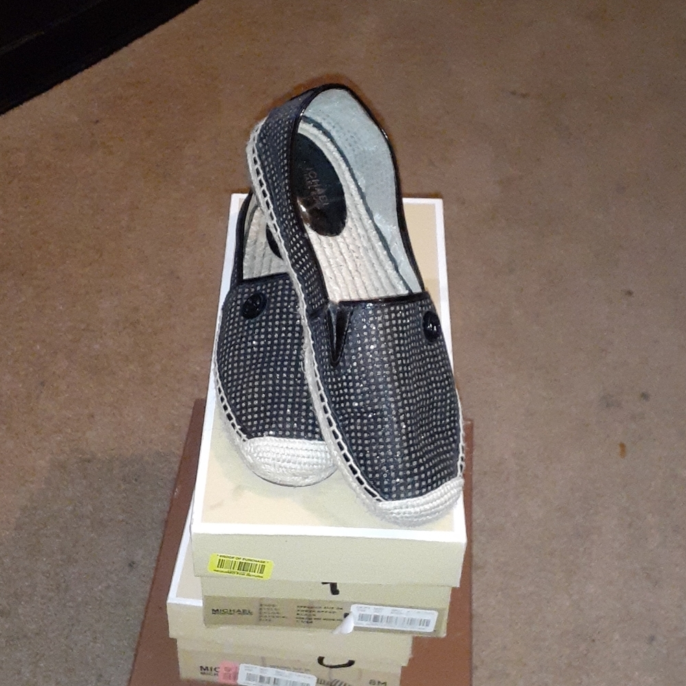 Slip on - Picture 3 of 4